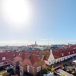 Sunnyzandvoort زاندفورت