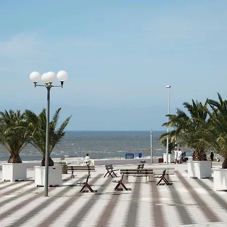 בית הארחה Sunnyzandvoort 4*