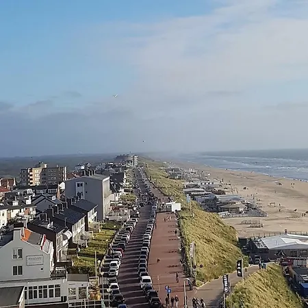 Sunnyzandvoort 招待所 4*